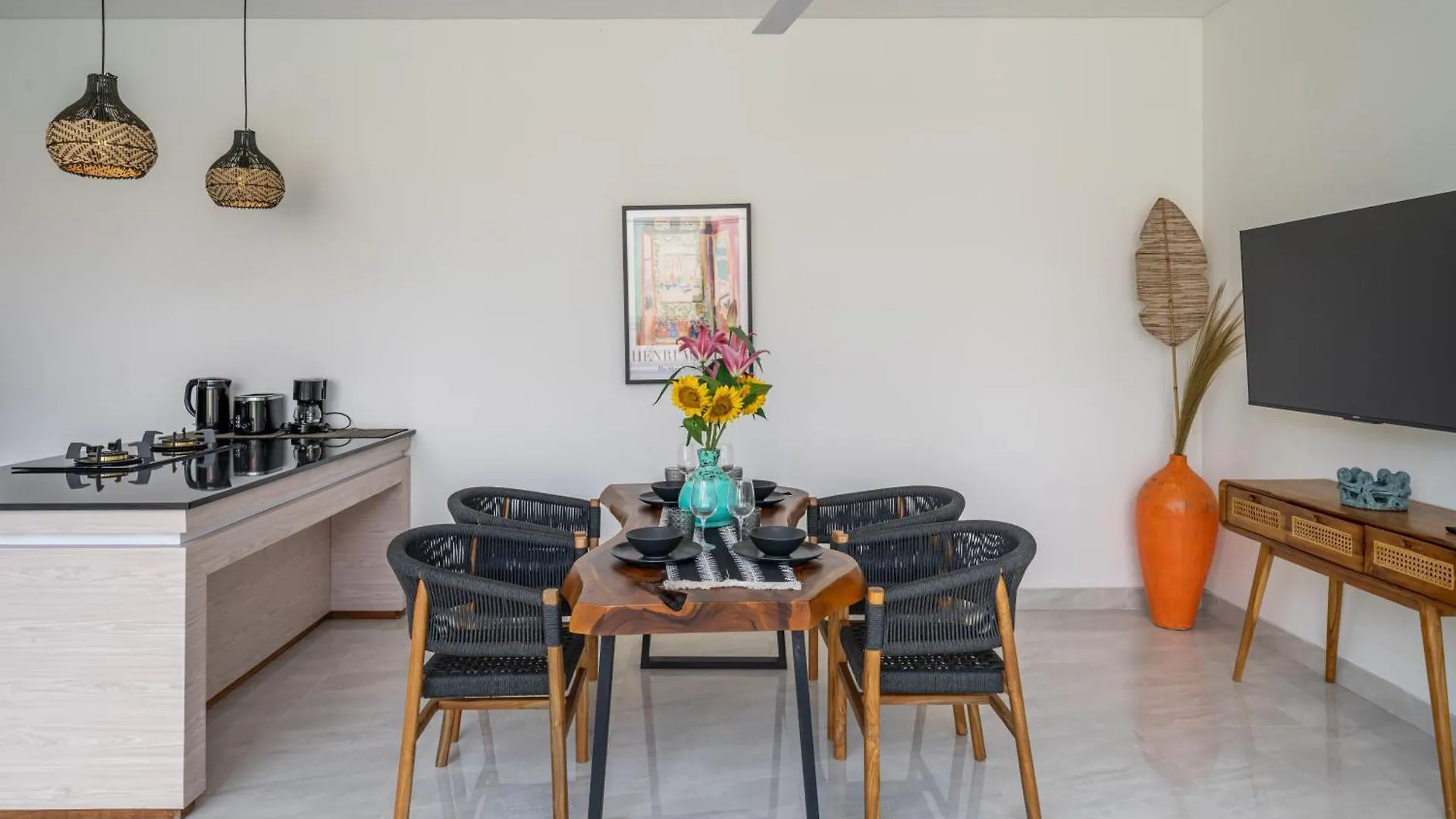 Your Tropical Hideaway - 2Br Villa With Pool Kerobokan  Kerobokan (Bali)